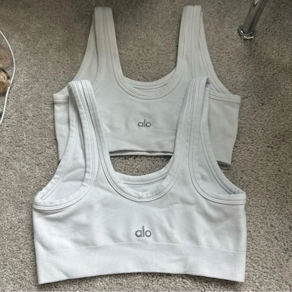 ALO YOGA Seamless Chosen Bra Womens size Small Lot of 2 in White Barely Worn